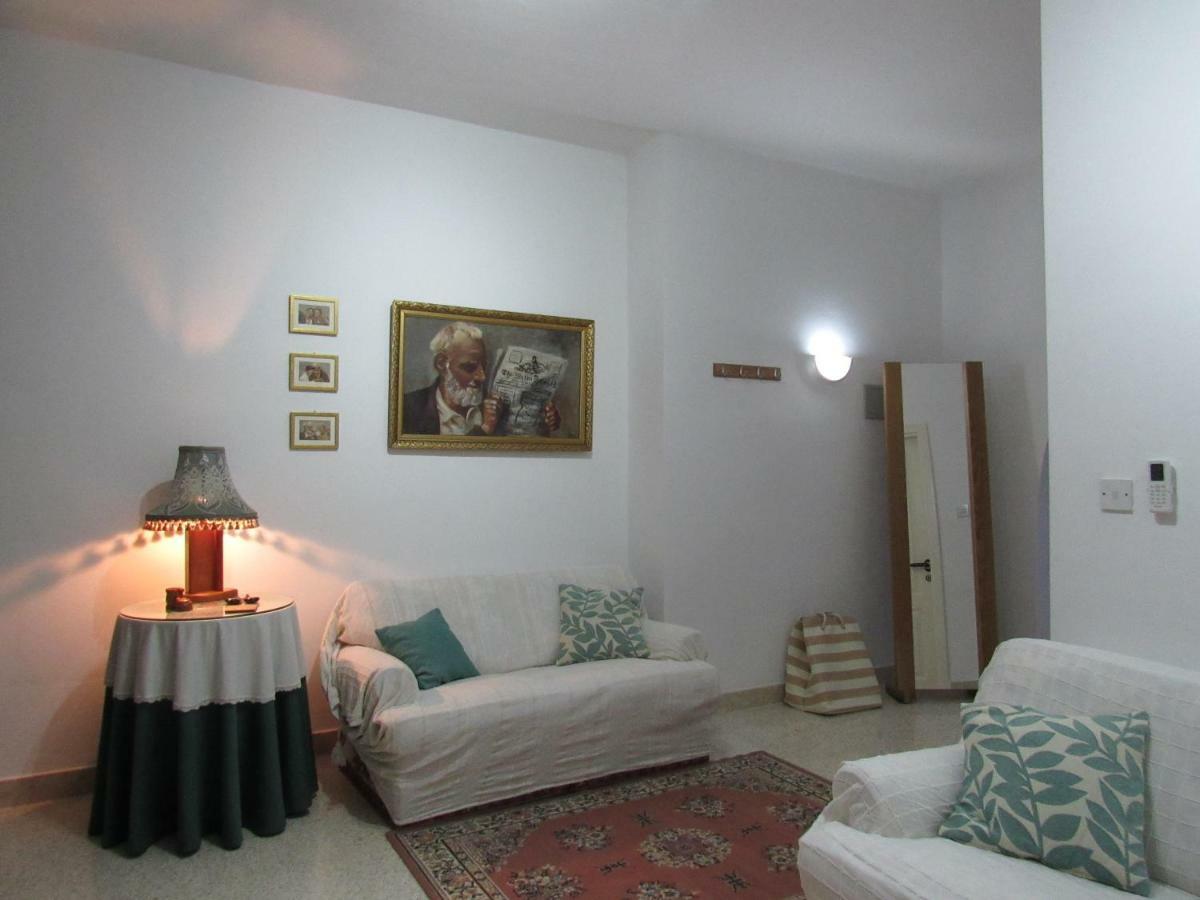 Central Studio Apartment Santa Vennera Ngoại thất bức ảnh